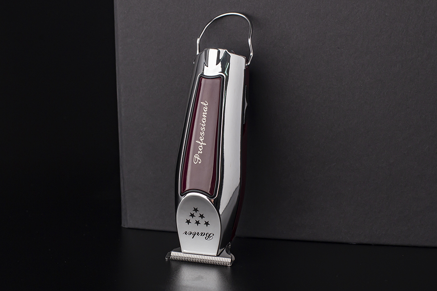 w całości metalowe ostrze firmy German Rechargeable Clippers