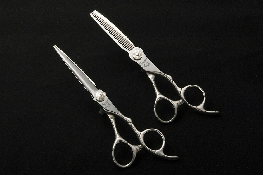 silver hairdressing scissiors